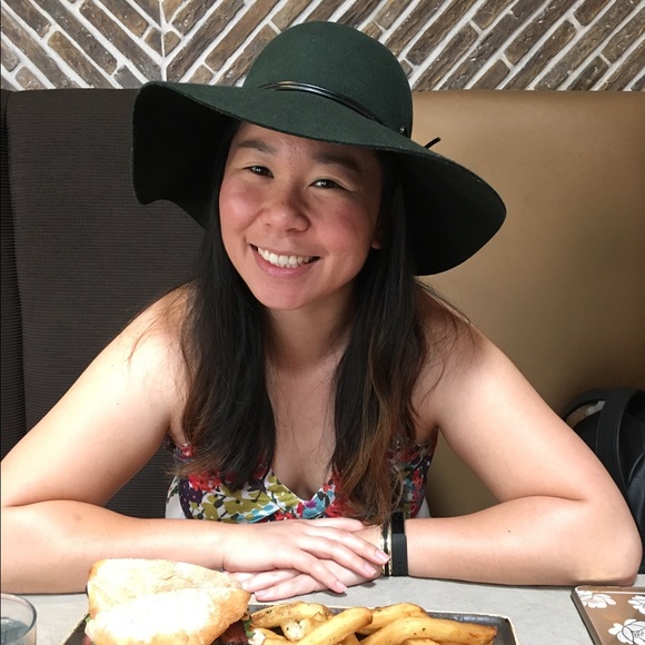 Meet your Posher, Michelle - Picture 2 of 3