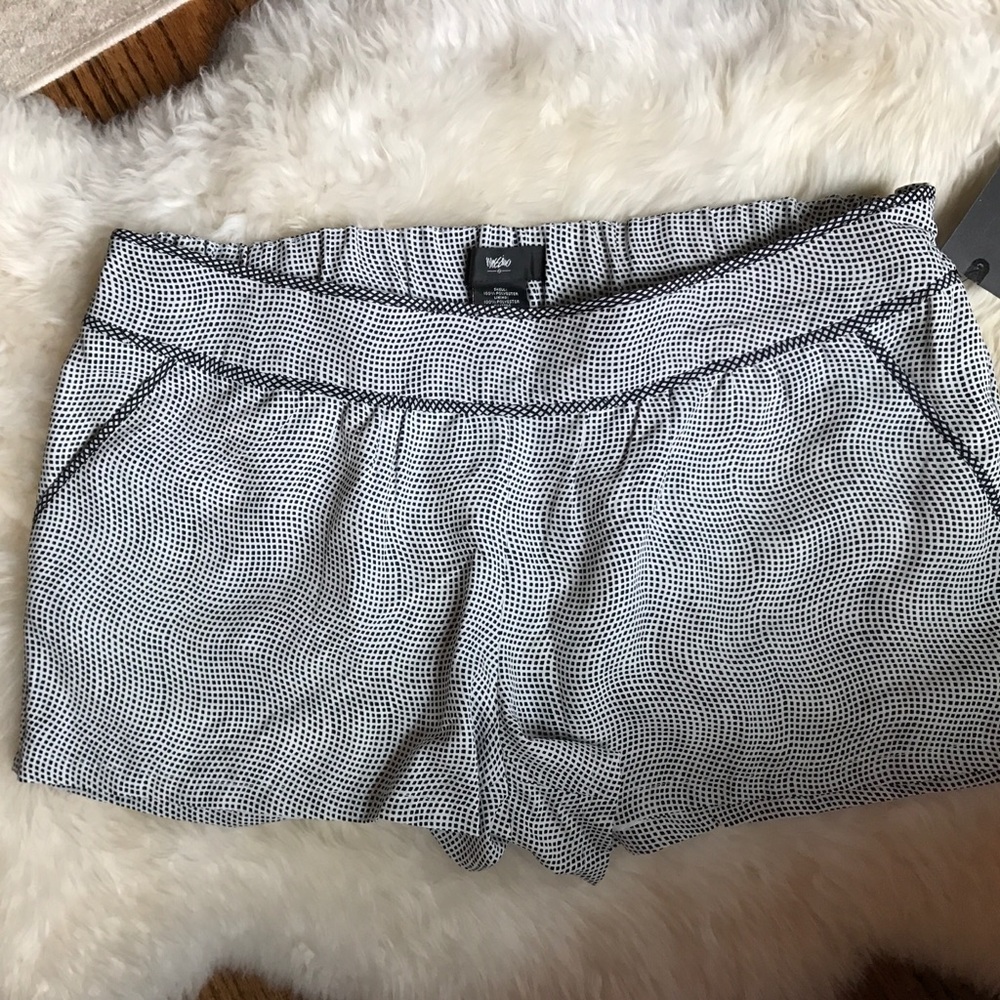 Mossimo black and white drapey dot print shorts