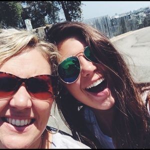 Meet your Posher, Leah