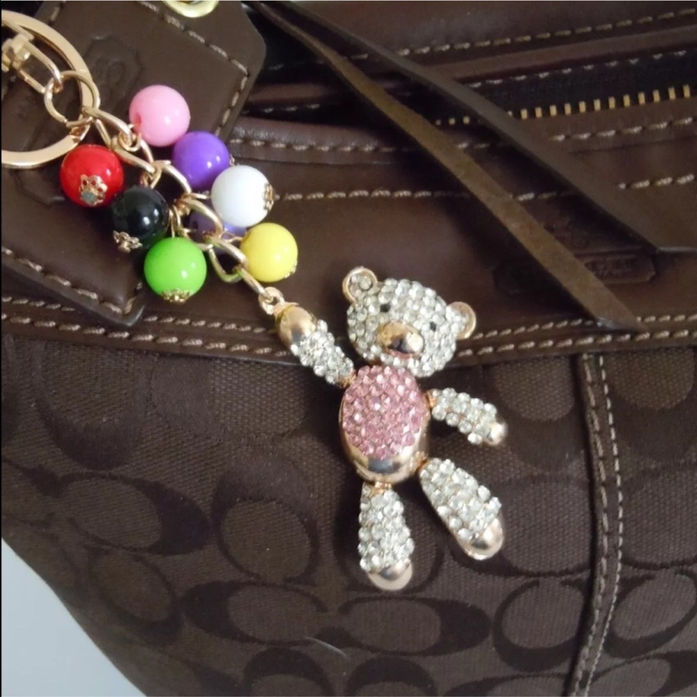 ADORABLE BEAR 🐻 HOLDING BALLOONS KEYCHAIN🎈