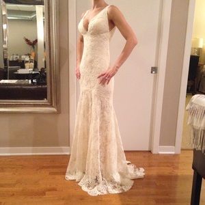 Monique Lhuillier Miranda Wedding Dress