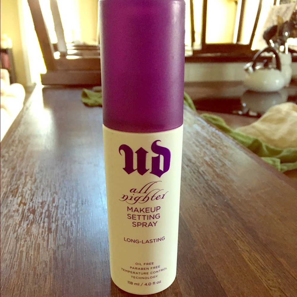 Urban Decay All Nighter Makeup Setting Spray