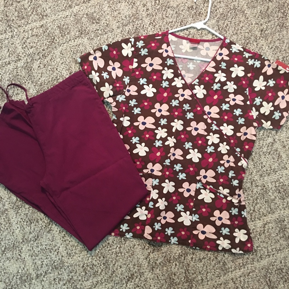 Scrub set