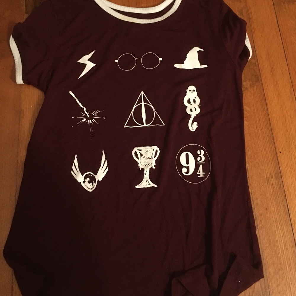 Burgundy Harry Potter tee