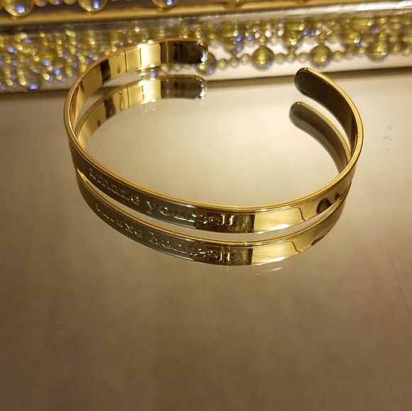 NEW! Gold "Amaze Yourself" open bangle - Picture 2 of 2