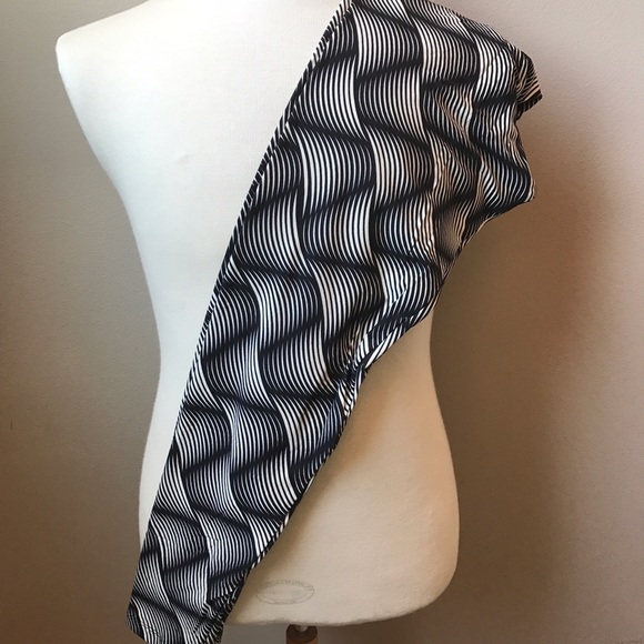 LuLaRoe Pants - BNWT Lularoe TC Black and White Leggings