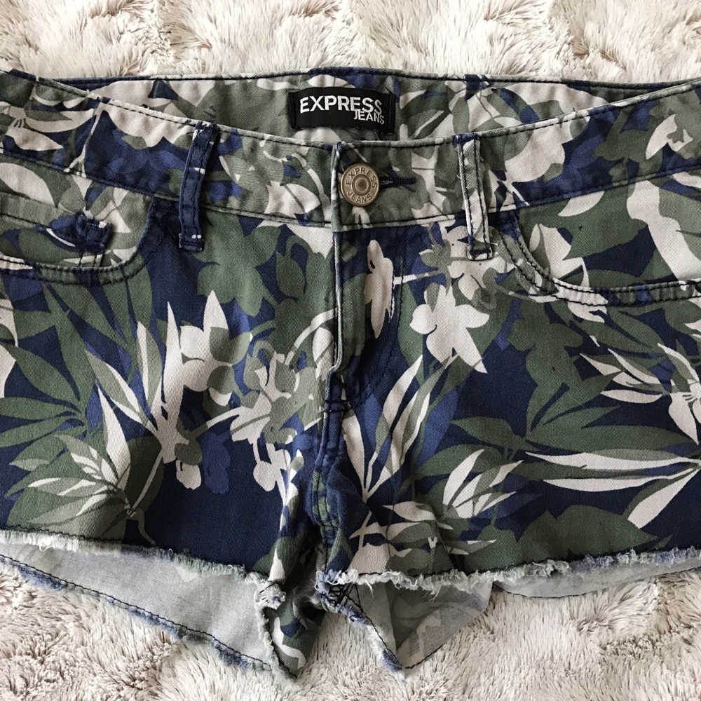 Express Floral Printed Shorts
