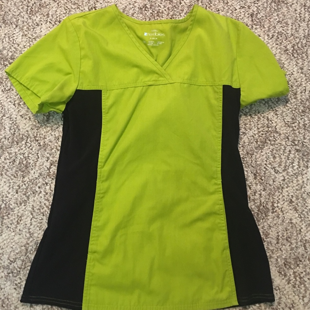 Cherokee scrub top