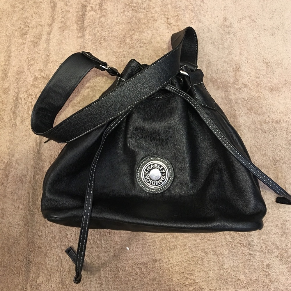 HD BLk Leather Medium Hobo purse