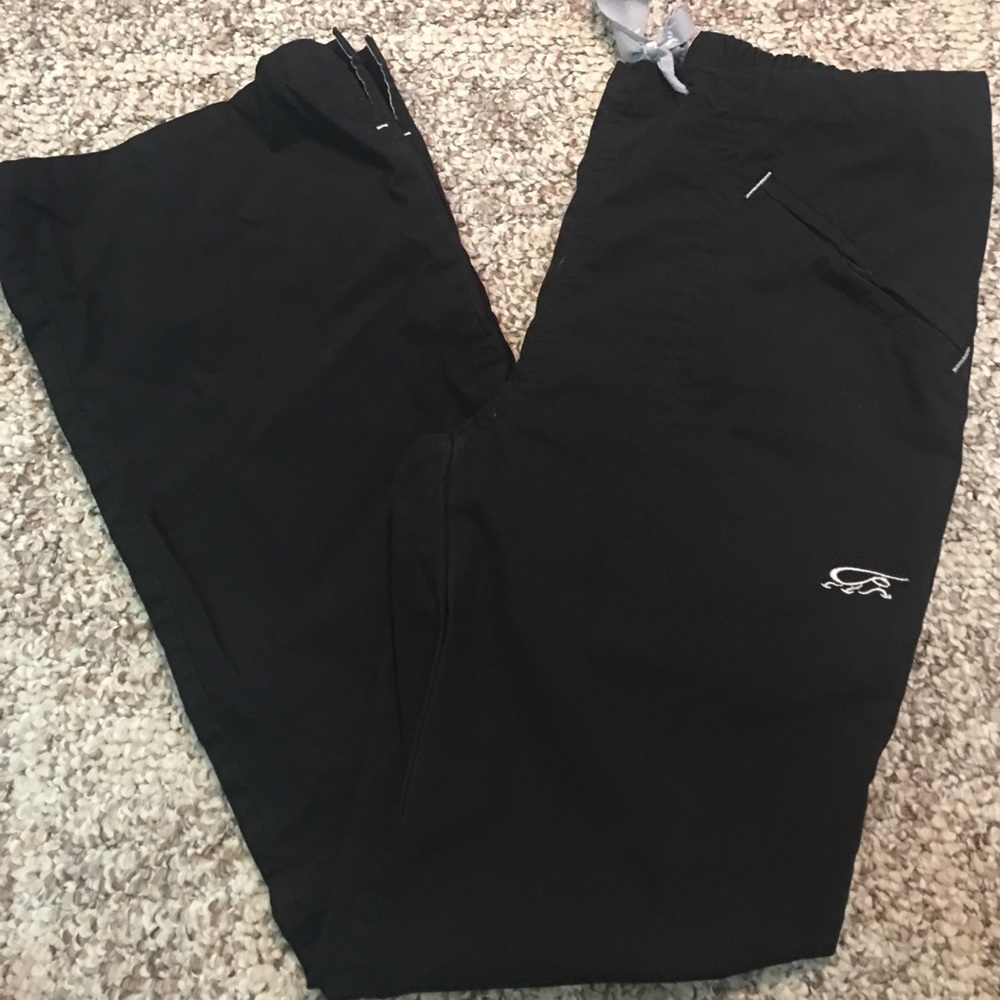Iguana med scrub pants black