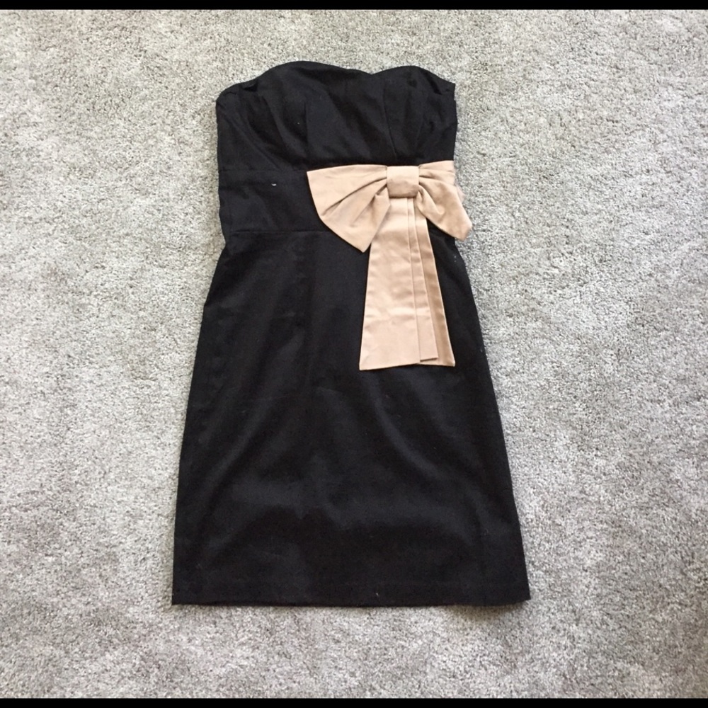 Black and bows