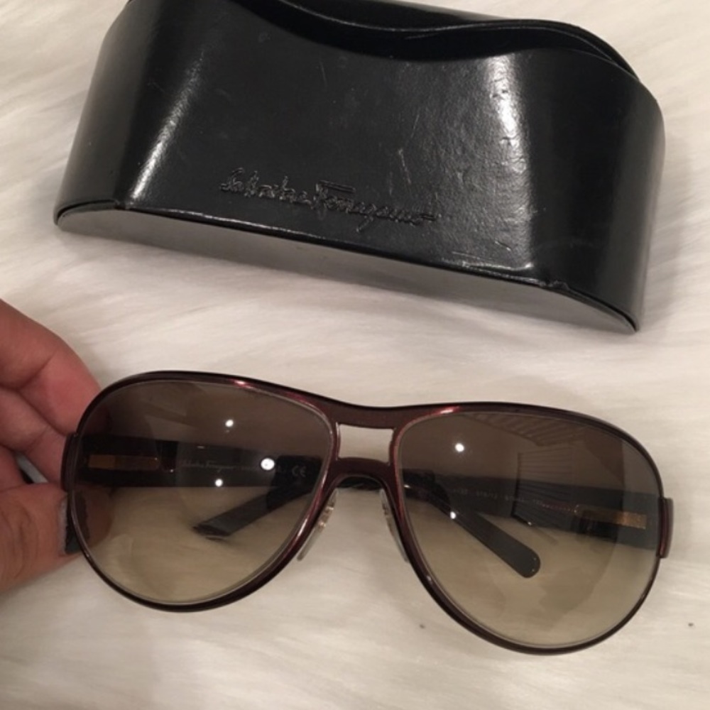 Reposh 💔 Authentic Salvatore Ferragamo 😎