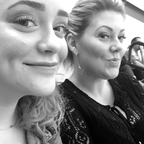 Meet your Posher, Haleigh - Picture 3 of 3