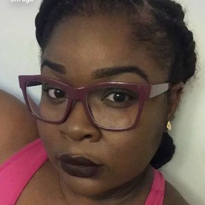 Meet your Posher, Kayla