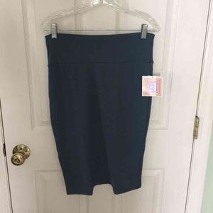 BNWT size medium LuLaRoe Cassie