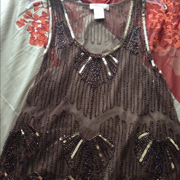 Cute sequence top - Picture 2 of 3