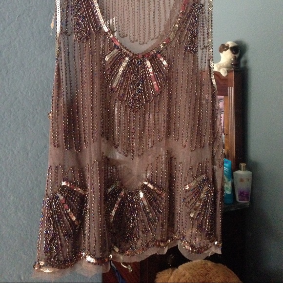 Cute sequence top - Picture 3 of 3