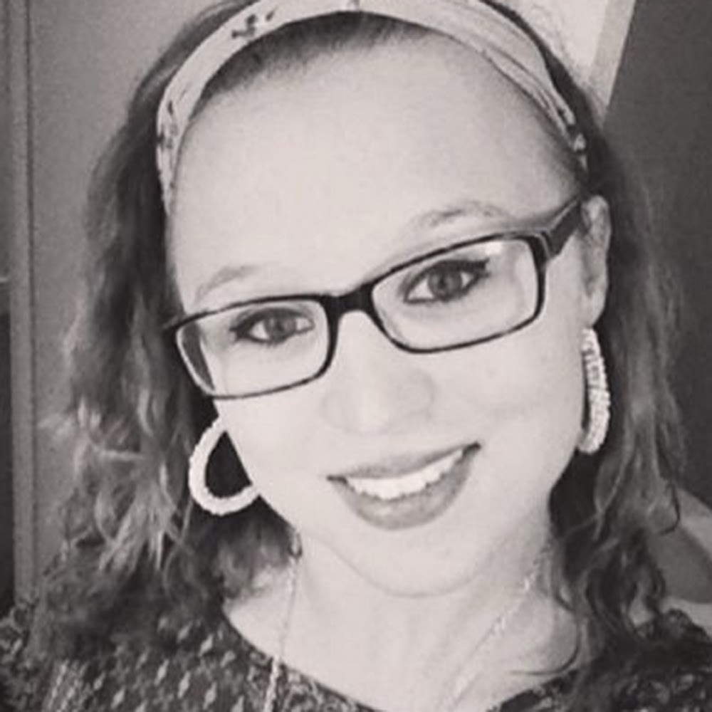 Meet your Posher, Cassandra