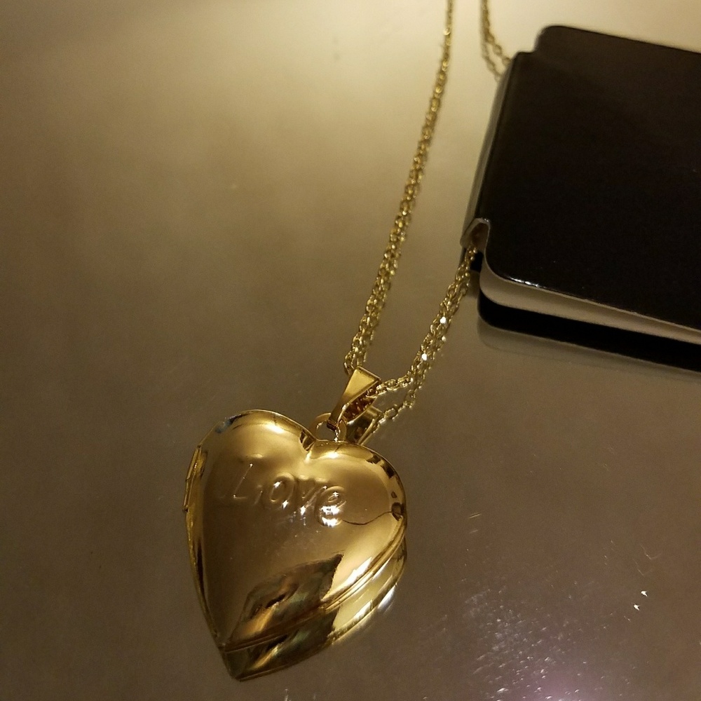 NEW! Gold "Love" heart locket