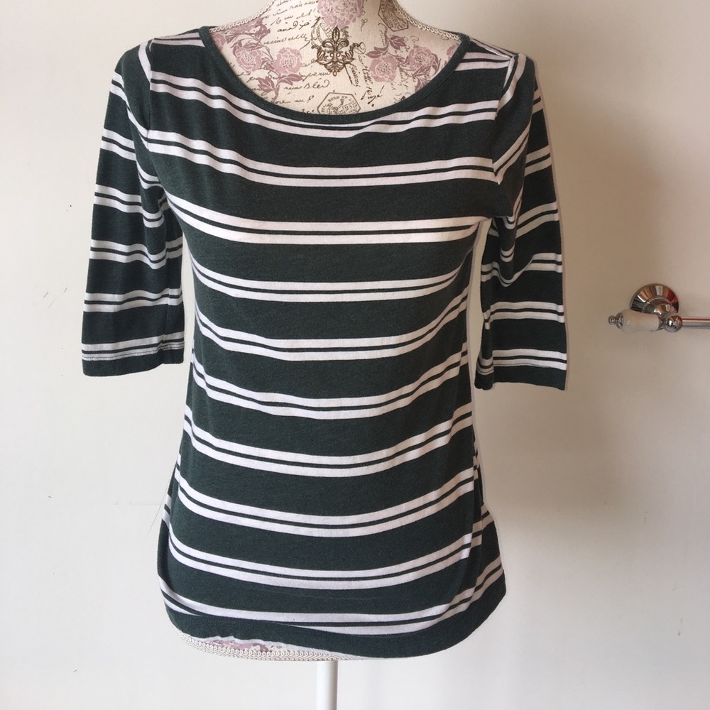 3/4 tee green and white