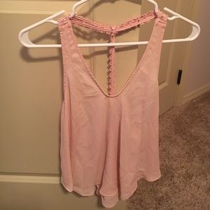 Pretty in pink flowy tank 💕