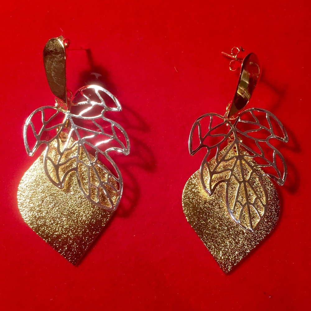 18kt Gold Plated Drop Leaf Earrings