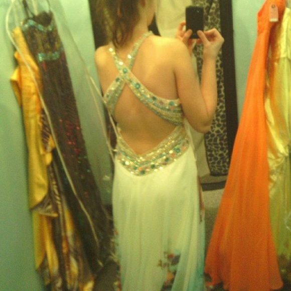 Prom dress - Picture 2 of 3