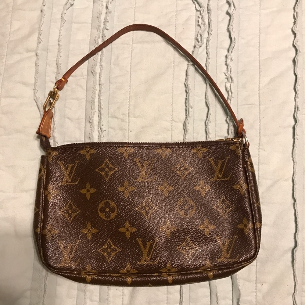 Louis Vuitton Monogram Canvas Pochette