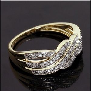 10k Gold & Diamond Ring