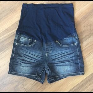 Bella Vida Maternity Shorts