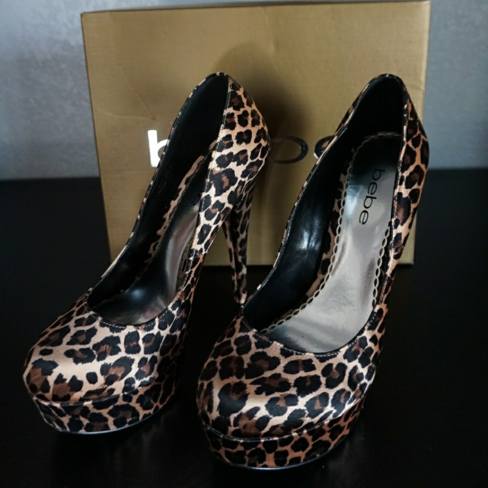 Leopard print Bebe pumps - Picture 1 of 4