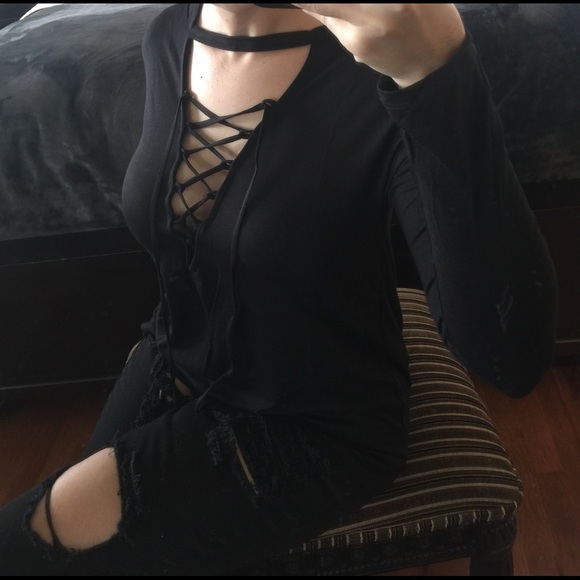 ✨LAST 1️⃣ //  Black LaceUp LS Top - Picture 5 of 6