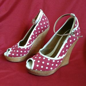 Polka dots shoes