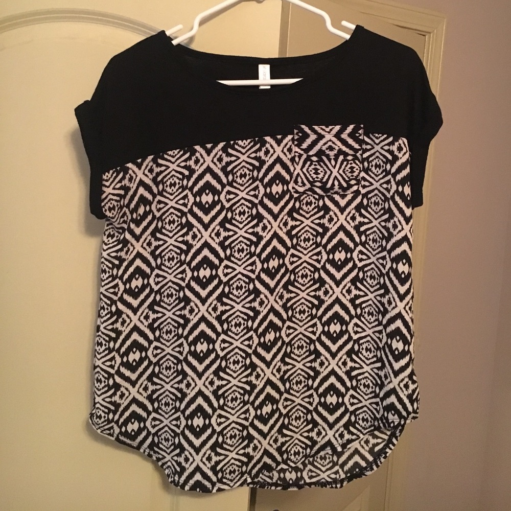 Patterned shirt super cute!!!