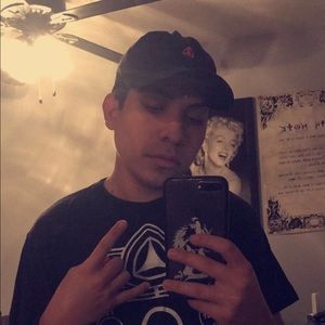 Meet your Posher, Manuel