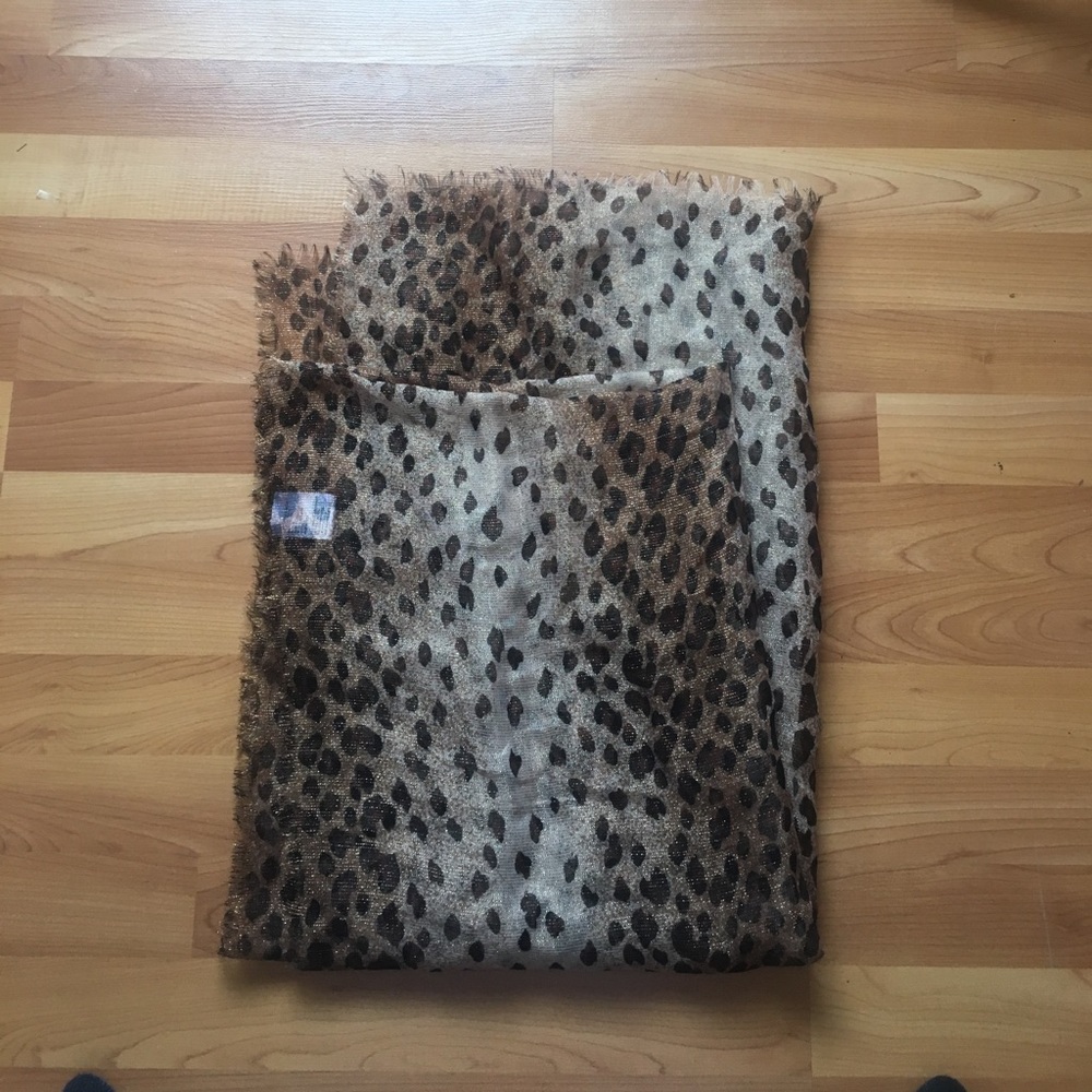 Cheetah print light weight scarf