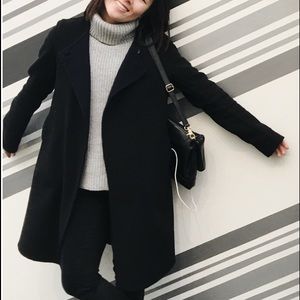 ~GENTLY USED~ black Uniqlo coat!