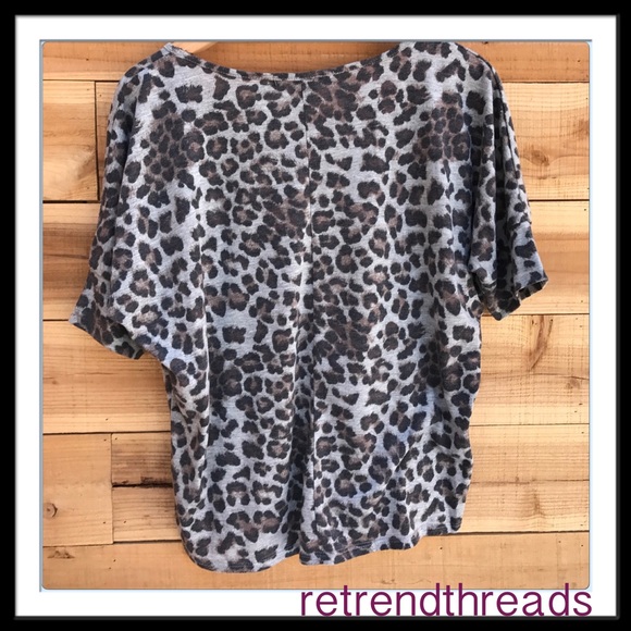 Comfy patterned top! - Picture 2 of 4