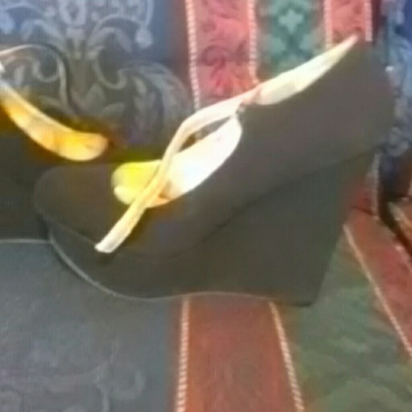 Shoes - Picture 2 of 3