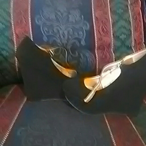 Shoes - Picture 3 of 3