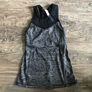 Lululemon top with built in bra cute mesh detail 2