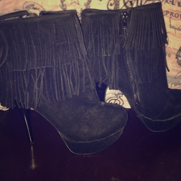 Black fringe booties - Picture 1 of 3