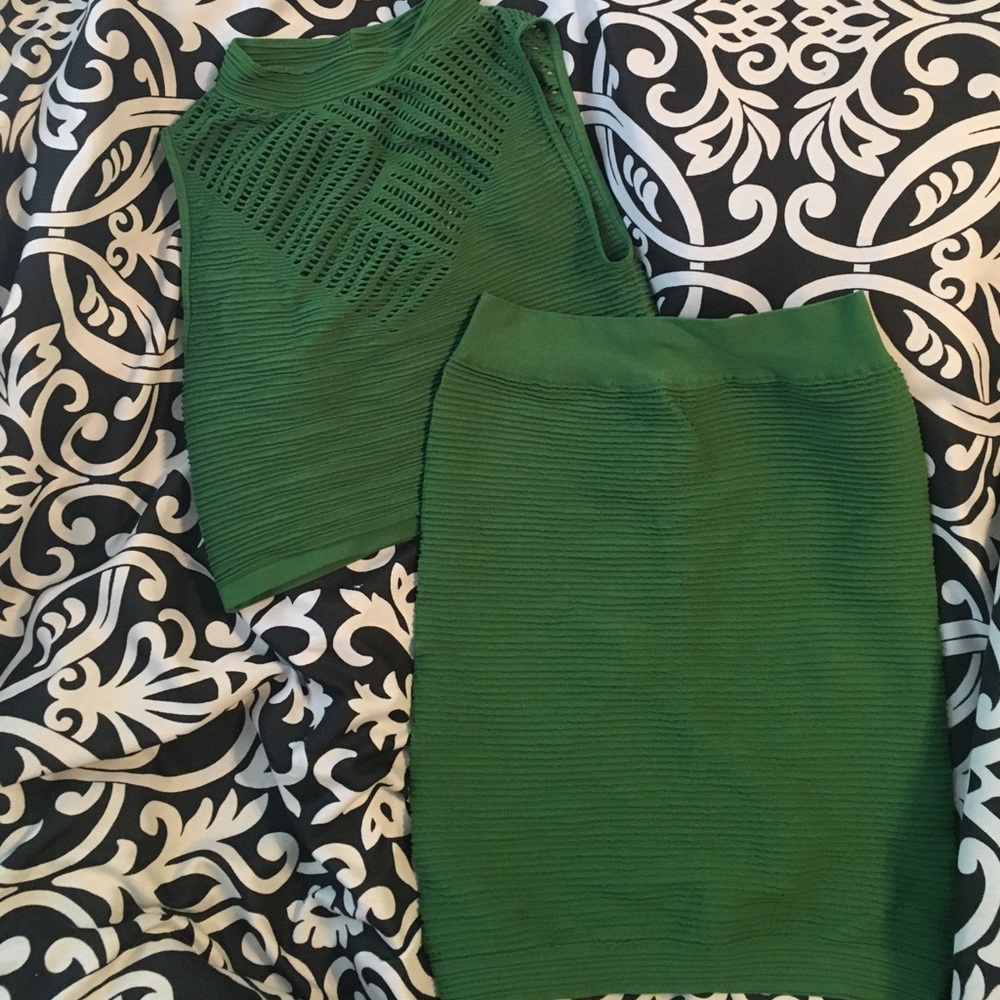 bebe Crop top & Skirt set ! Perfect Condition!