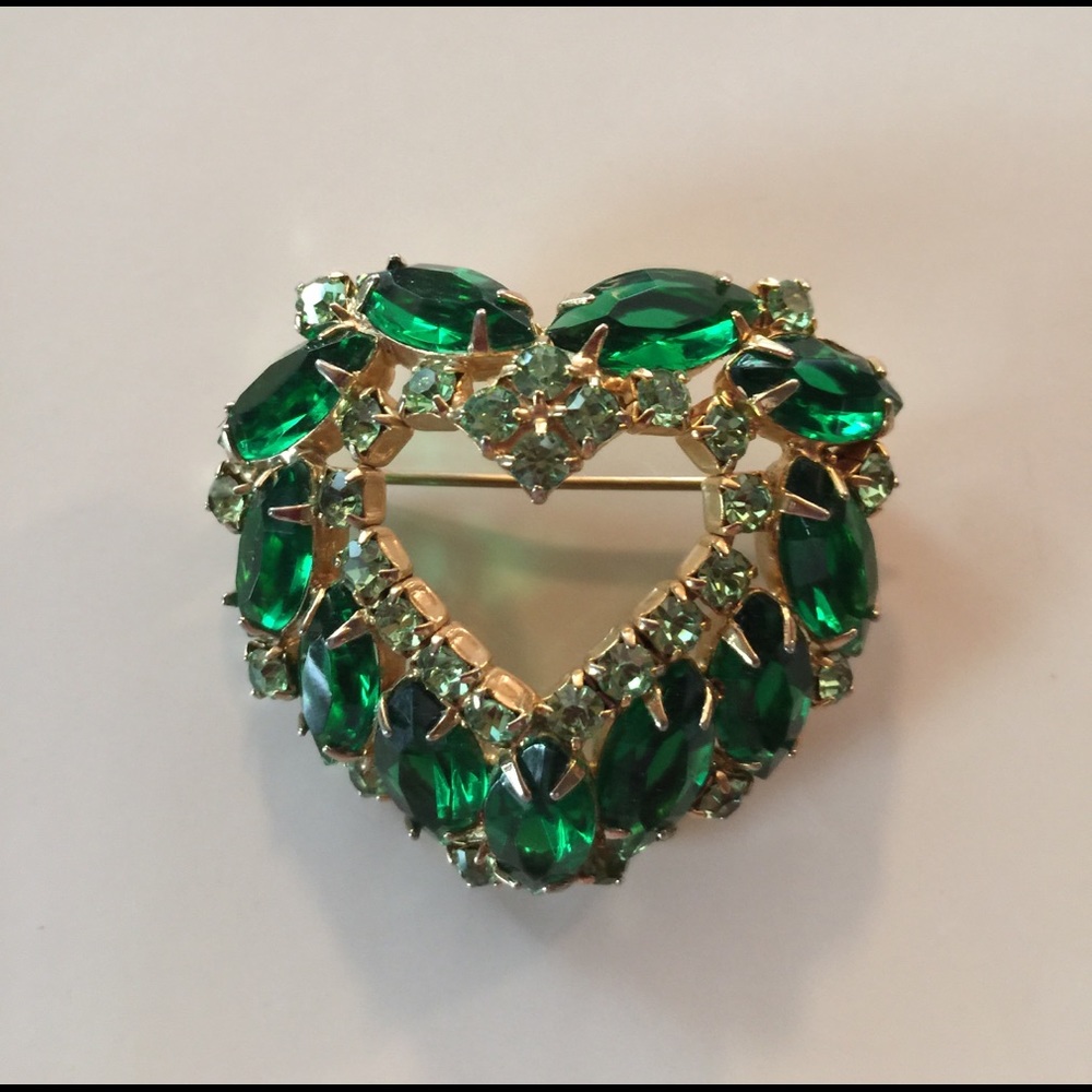 Vintage 💚heart 💚brooch