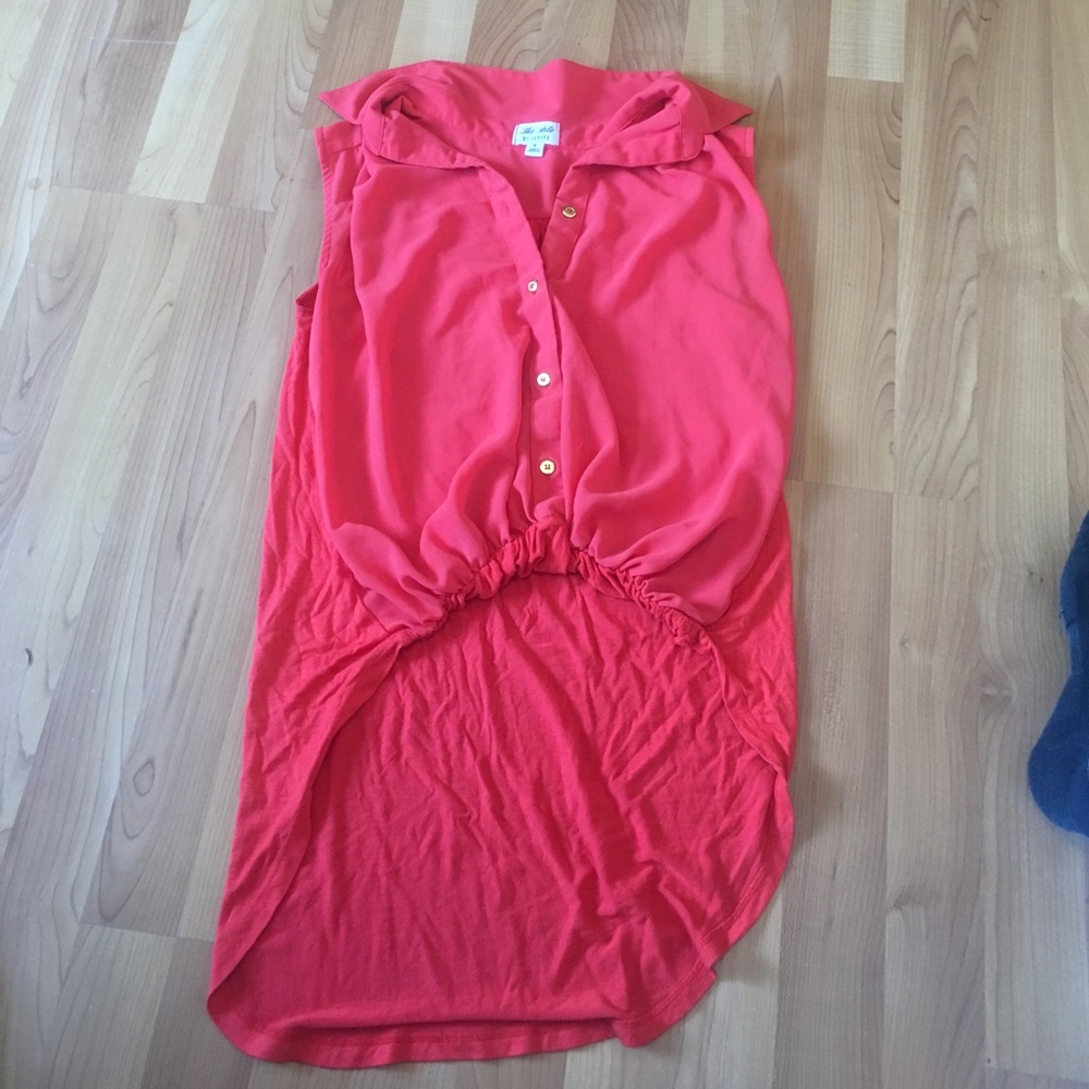 Reddish orange tank
