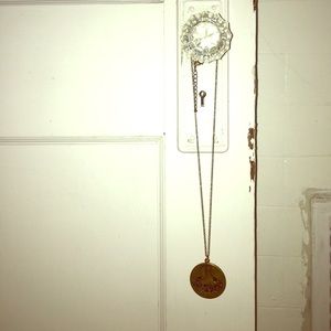 Antique-Style Gold R Necklace