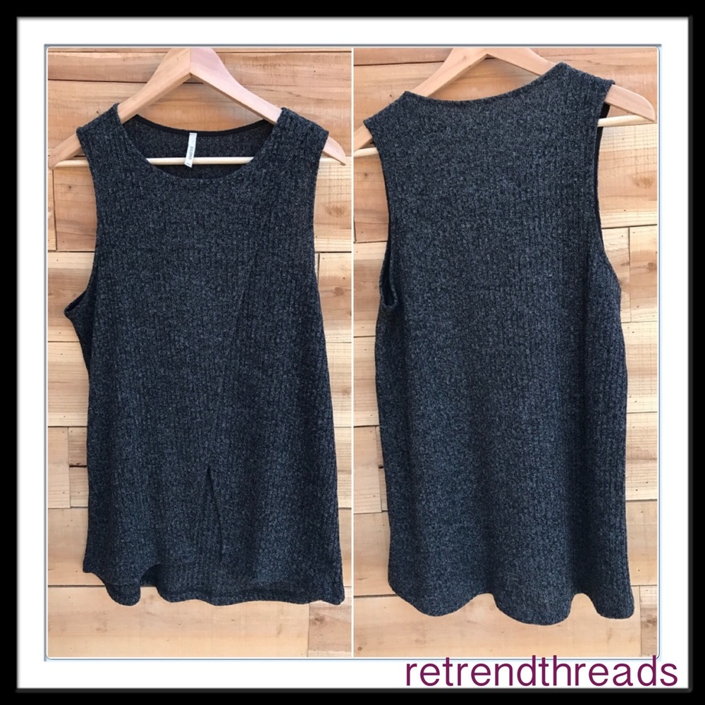 Classic sleeveless sweater!