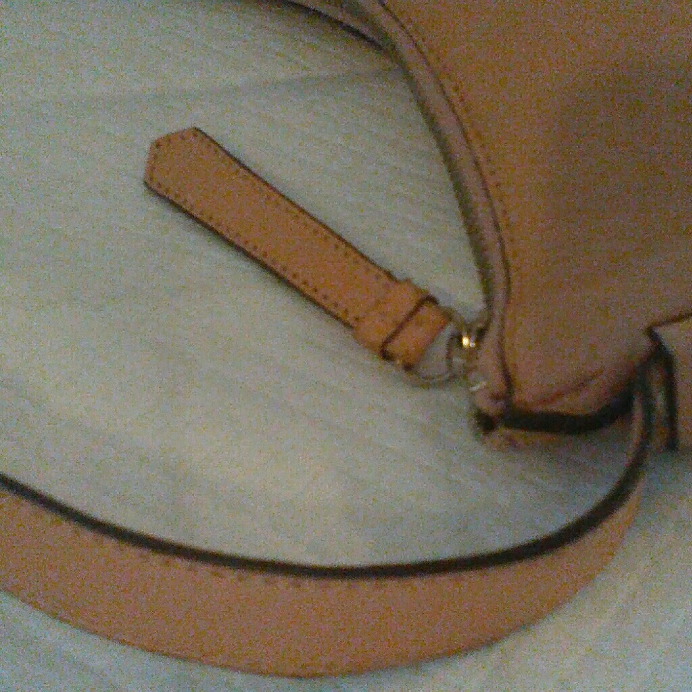 KENNETH COLE HANDBAG - Picture 6 of 8