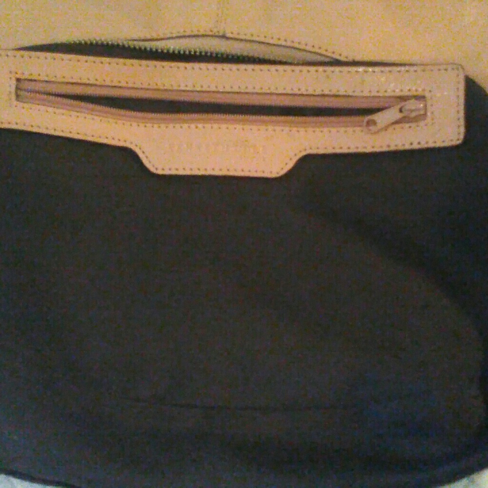 KENNETH COLE HANDBAG - Picture 7 of 8