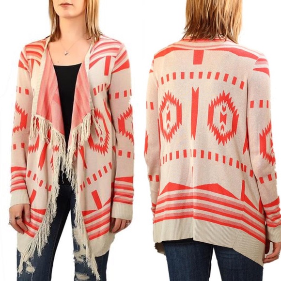✨FINAL SALE✨ Boutique Aztec Print Fringe Sweater - Picture 2 of 6
